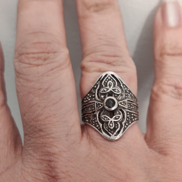 Vintage Sterling Silver Marcasite & Onyx Ring - Picture 9 of 16